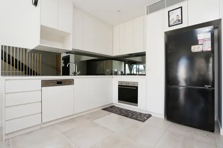 11/4-10 Cavendish Street