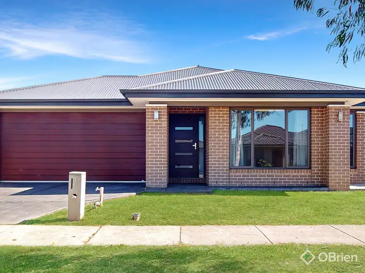 37 Lemongrove Way