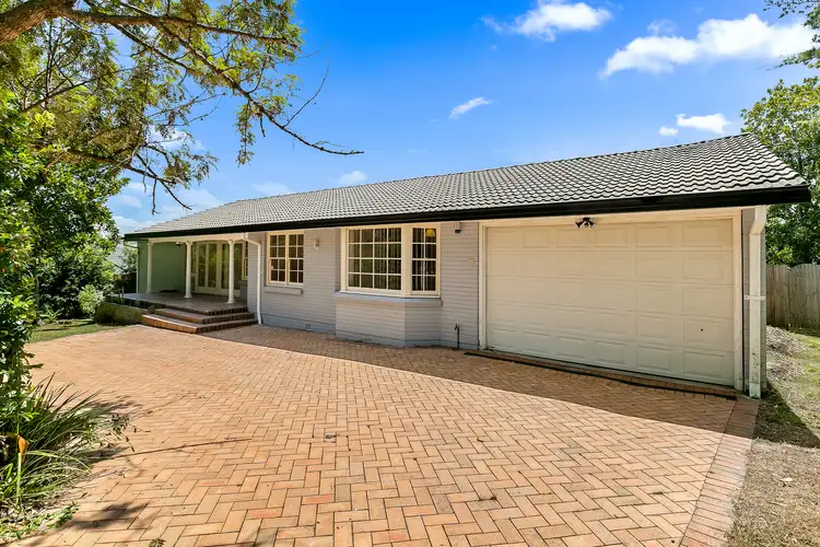 2 Bowes Avenue