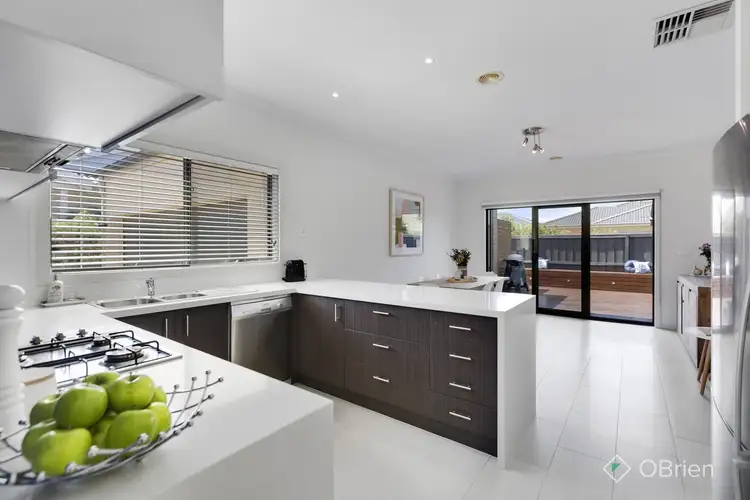 Second view of Homely house listing, 17 Irish Court, Bonbeach VIC 3196