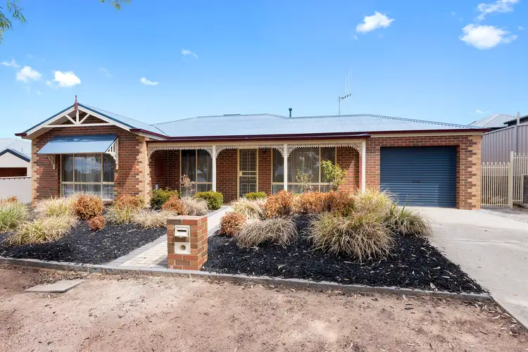 18 Ross Street, White Hills VIC 3550