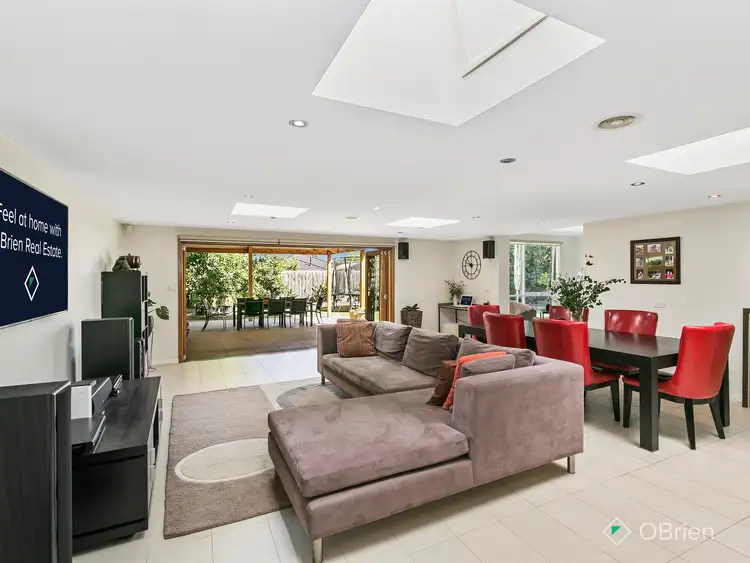 25 Earnshaw Drive, Carrum Downs VIC 3201