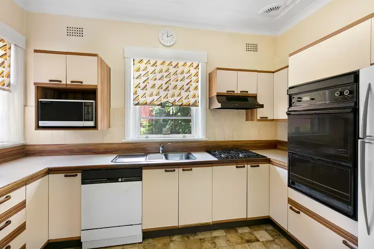 Sixth view of Homely house listing, 8 Edgecliffe Avenue, South Coogee NSW 2034