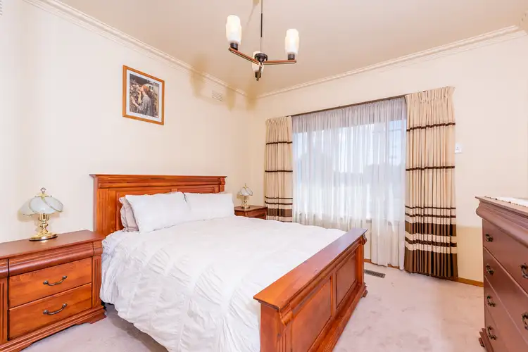 Sixth view of Homely house listing, 33 Kanimbla Drive, Lalor VIC 3075