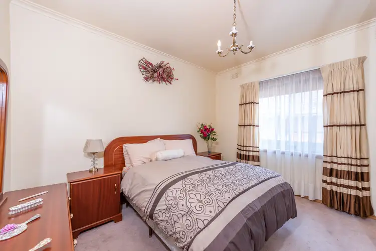 Seventh view of Homely house listing, 33 Kanimbla Drive, Lalor VIC 3075