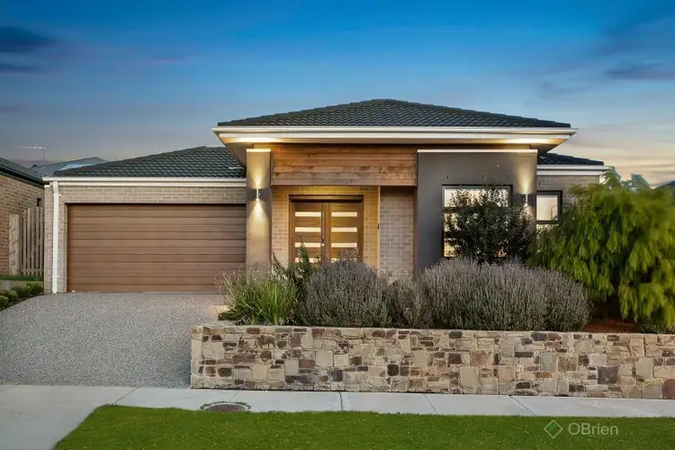 13 Barley Crescent, Clyde North VIC 3978