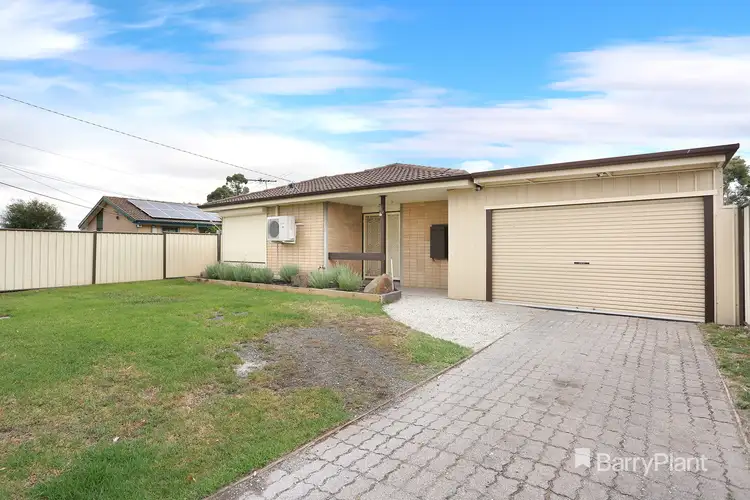 18 Inverleigh Court, Meadow Heights VIC 3048