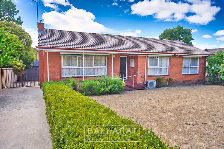 13 Burton Street, Beaufort VIC 3373