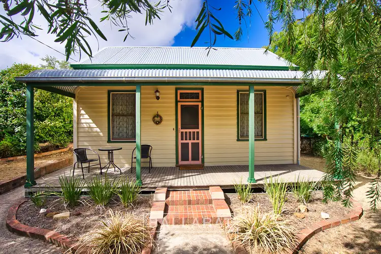 11 Sturt Street, Beaufort VIC 3373