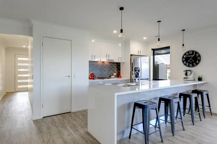 Second view of Homely house listing, 14 Murray Way, Wodonga VIC 3690