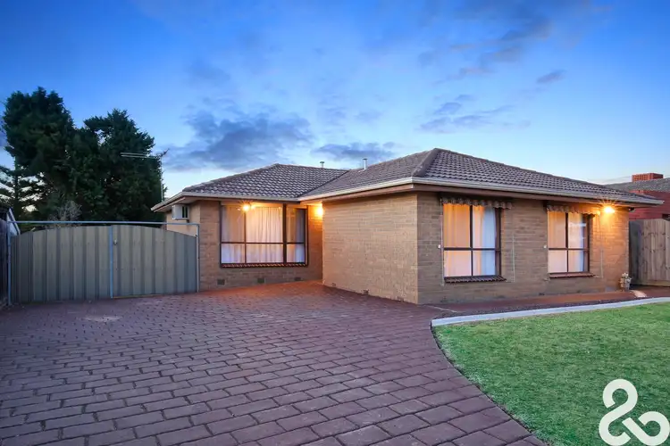 9 Strickland Avenue, Mill Park VIC 3082