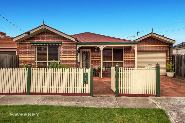 9D Burns Street, Maidstone VIC 3012