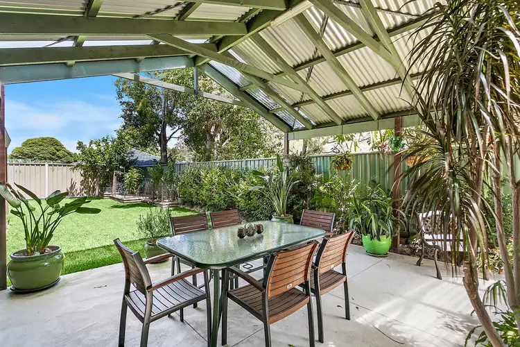 35 Jennifer Crescent, Thirroul NSW 2515