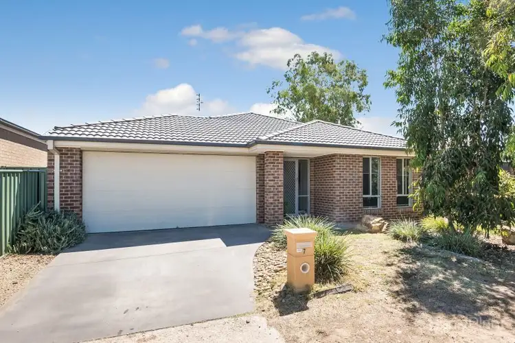 7 Deharl Court