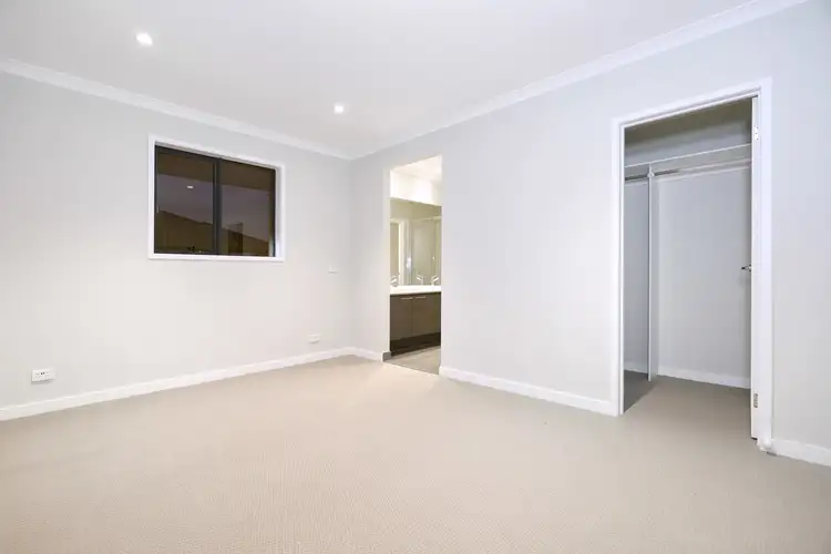 Sixth view of Homely house listing, 34 Featherwood Crescent, Craigieburn VIC 3064