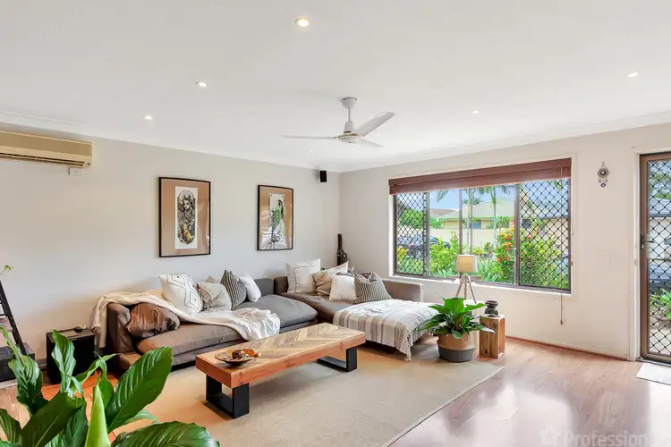 2/5 Flora Close, Burleigh Waters QLD 4220