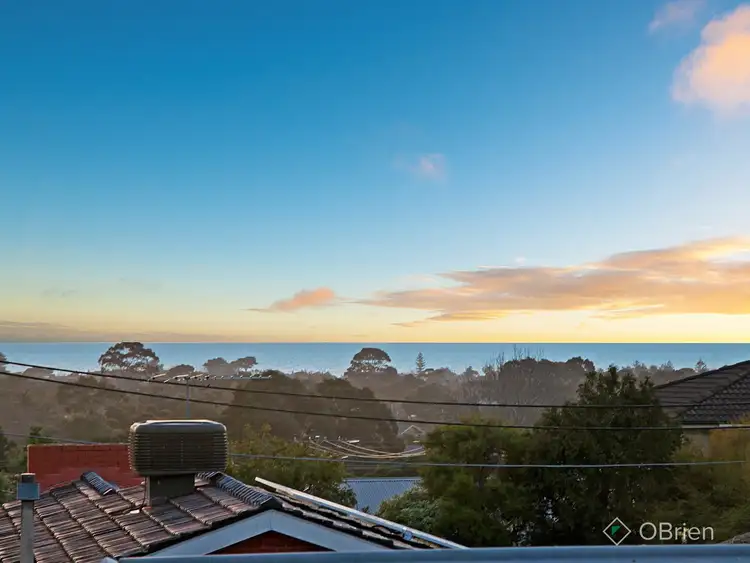 11 Omaroo Road, Frankston VIC 3199