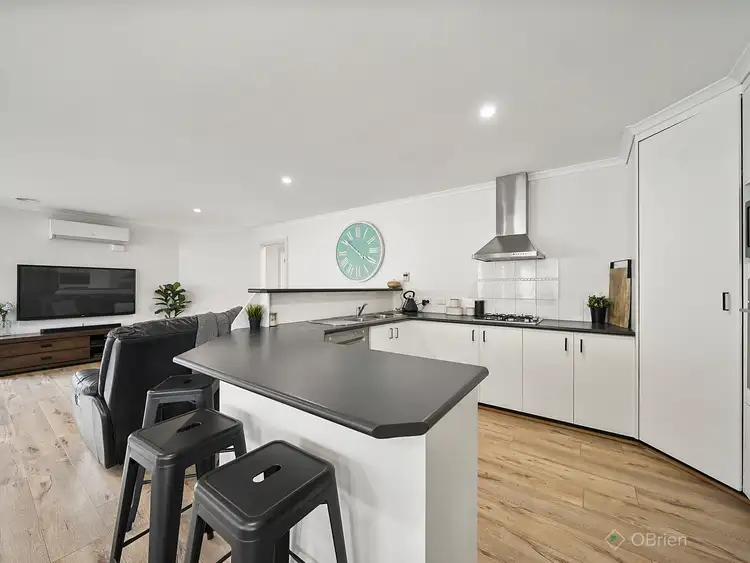 Sixth view of Homely house listing, 10 Grasswren Close, Langwarrin VIC 3910