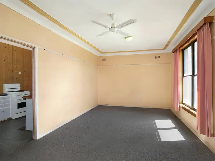 Fourth view of Homely house listing, 10 Wills Avenue, Chifley NSW 2036