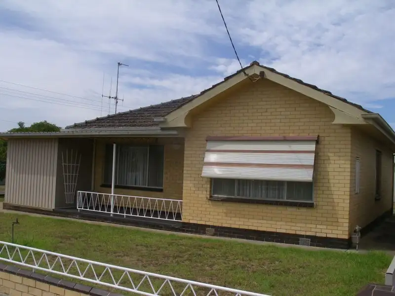 Main view of Homely house listing, 293 Mackenzie Street West, Kangaroo Flat VIC 3555