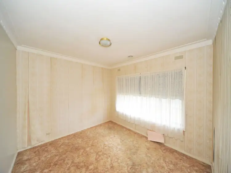 Sixth view of Homely house listing, 293 Mackenzie Street West, Kangaroo Flat VIC 3555