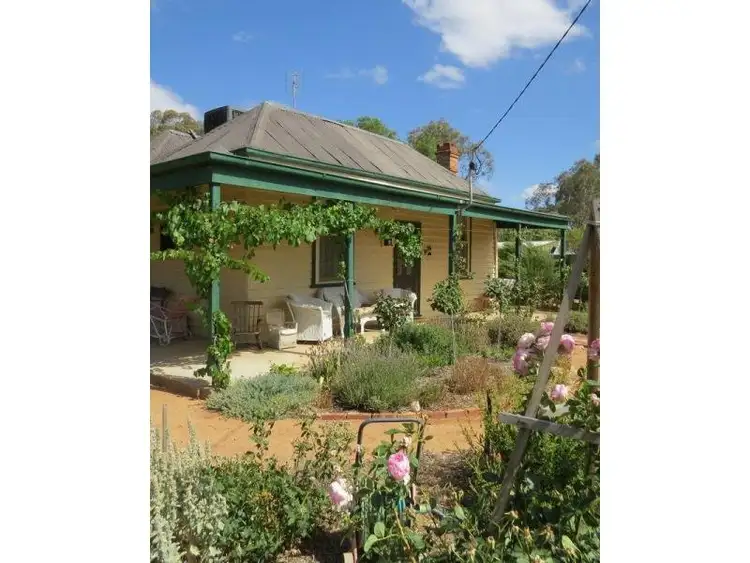 22 St Arnaud Road Road, Wedderburn VIC 3518