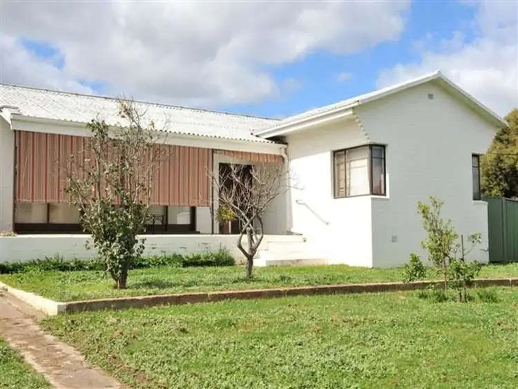 323 High Street, Kangaroo Flat VIC 3555