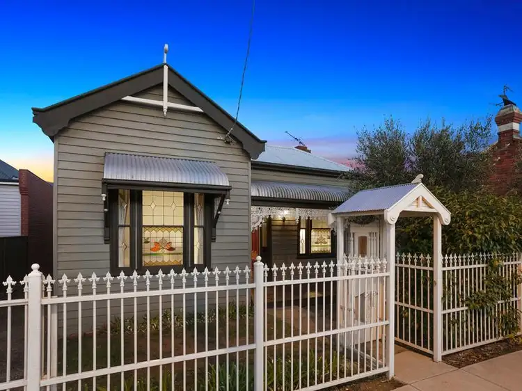 65 Carpenter Street, Quarry Hill VIC 3550