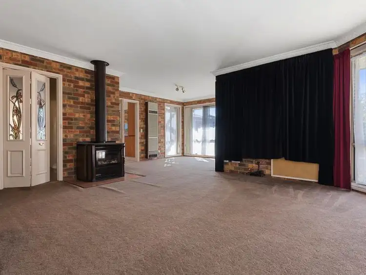 Fifth view of Homely house listing, 8 Clarcoll Crescent South, Kangaroo Flat VIC 3555