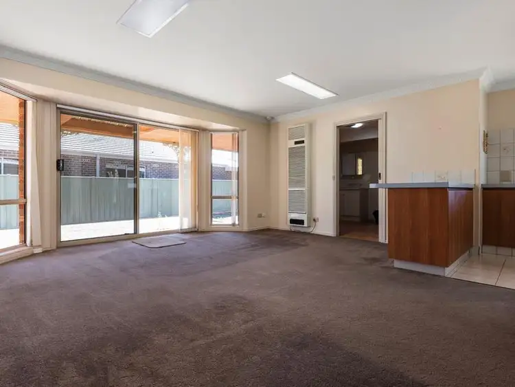 Sixth view of Homely house listing, 8 Clarcoll Crescent South, Kangaroo Flat VIC 3555