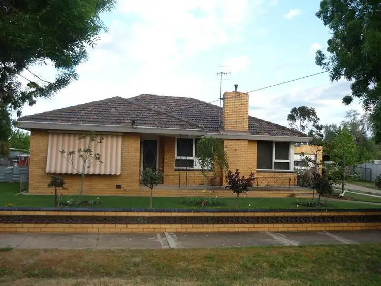 10 Wilson Street, Charlton VIC 3525