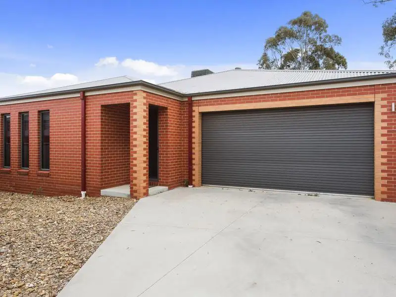 Main view of Homely unit listing, 2/26 Midas Court, Strathfieldsaye VIC 3551