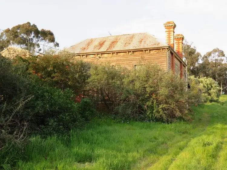 14 Pine Street, Eaglehawk VIC 3556