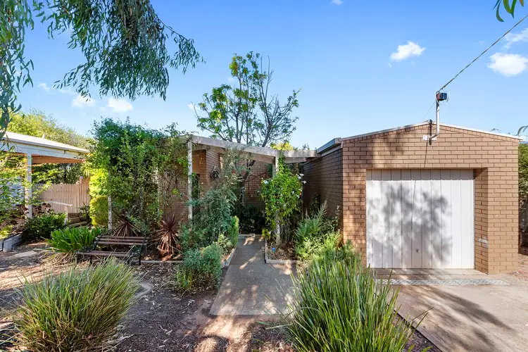 21 William Drive, Kangaroo Flat VIC 3555