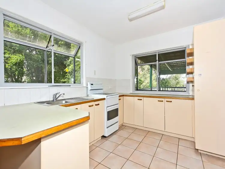 Fifth view of Homely house listing, 8 Hardwick Street, Wynnum West QLD 4178