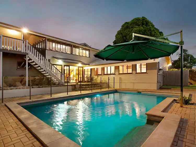38 Gordon Parade, Manly QLD 4179