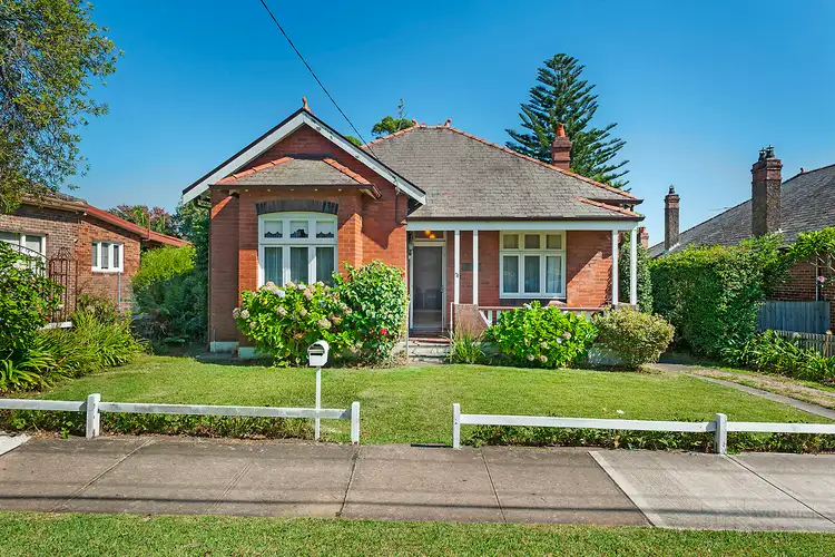 24 Lenore Street, Russell Lea NSW 2046