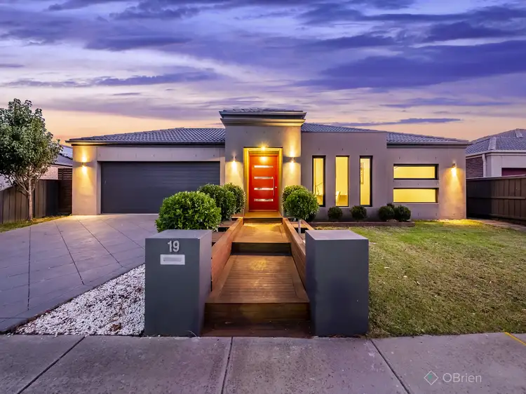 19 Wild Scotchman Way, Cranbourne East VIC 3977