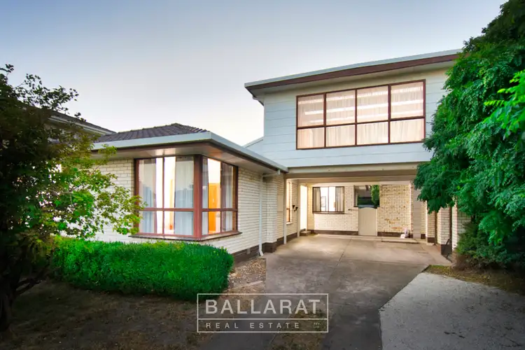 13 Godwin Street, Wendouree VIC 3355