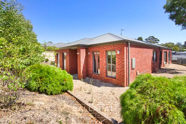 16 Shakespeare Avenue, Mount Helen VIC 3350