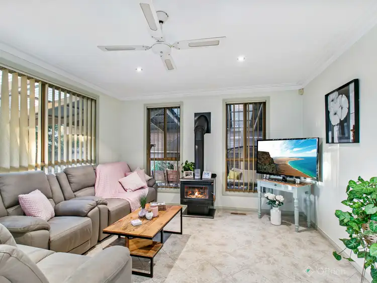 Fourth view of Homely house listing, 2 Ainsleigh Court, Narre Warren VIC 3805