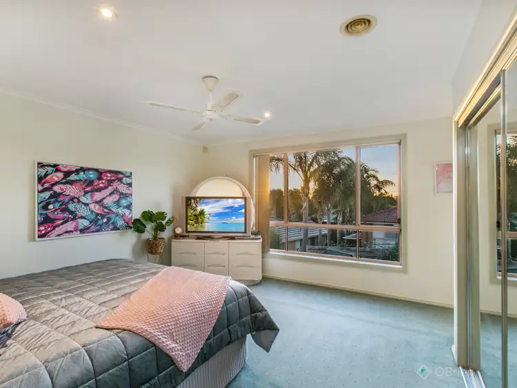 Sixth view of Homely house listing, 2 Ainsleigh Court, Narre Warren VIC 3805