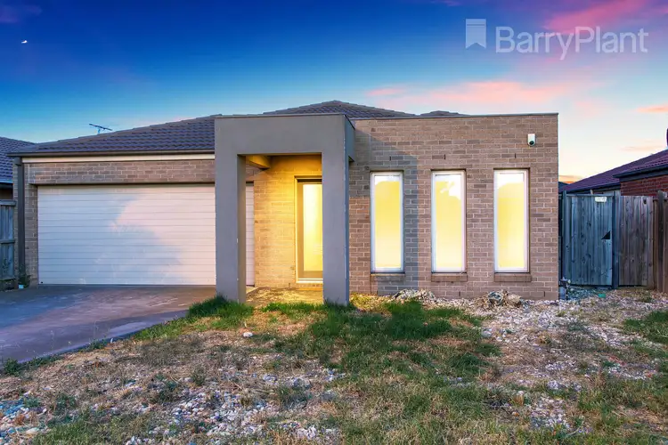 33 Eagle Way, Deer Park VIC 3023