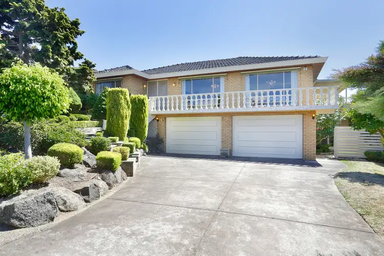 11 Gwingana Crescent, Glen Waverley VIC 3150