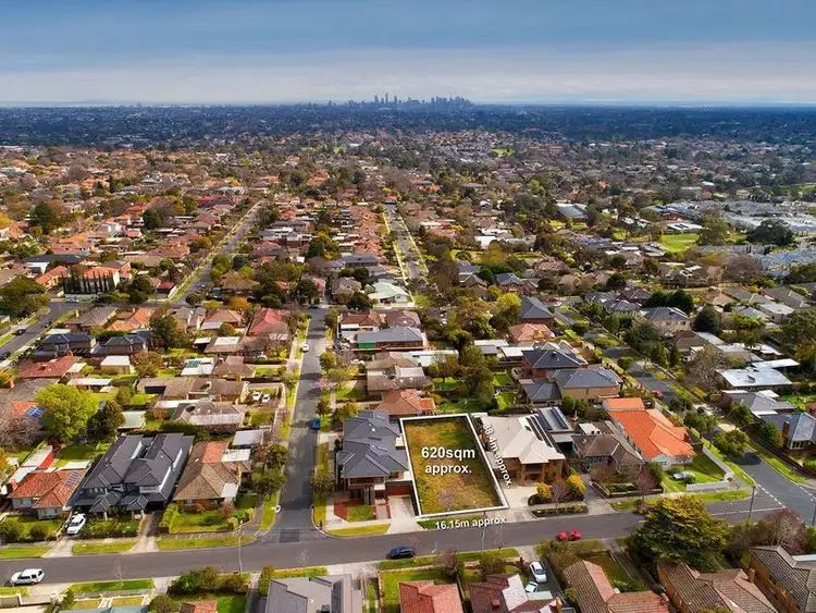 21 Murray Drive, Burwood VIC 3125