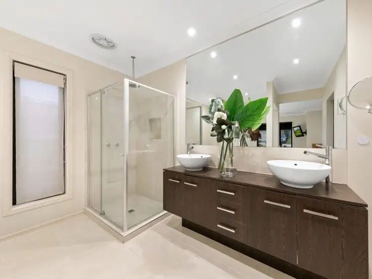 Fifth view of Homely house listing, 9 Bushlark Court, Berwick VIC 3806