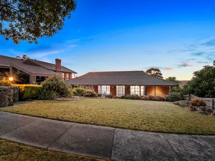 7 Johnson Place, Endeavour Hills VIC 3802