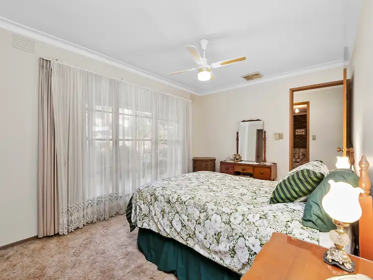 Fifth view of Homely house listing, 7 Johnson Place, Endeavour Hills VIC 3802