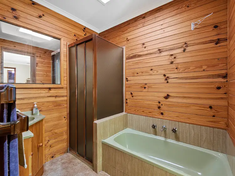 Sixth view of Homely house listing, 7 Johnson Place, Endeavour Hills VIC 3802