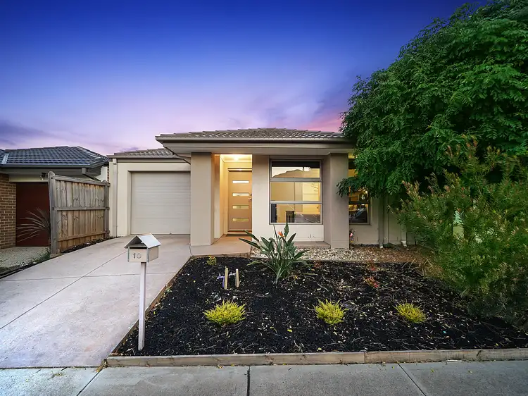 10 Kosciuszko Circuit, Clyde VIC 3978
